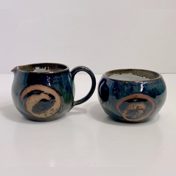 Studio Art Pottery Earthenware Creamer and Sugar Drip Glaze Signed Swan 1975 - Picture 3 of 10